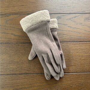 Stylish Tan Gloves with Fleece Cuff
